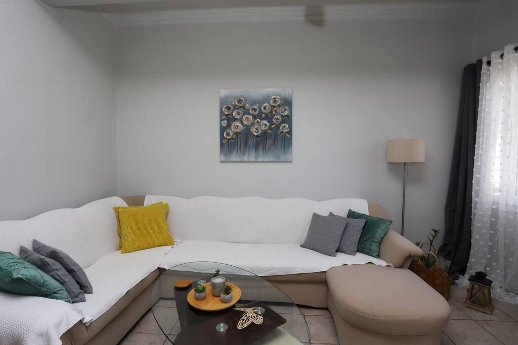 “Katerina'S Guest House” Kato Garouna Екстер'єр фото